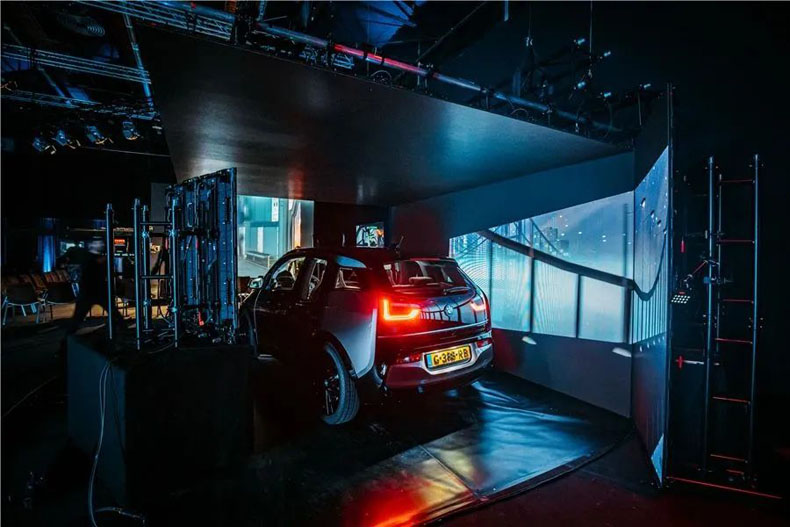 <a href=http://www.szzs360.com/led/ target=_blank>LED屏</a>幕+虛擬制作|雷迪奧展示LED花式應(yīng)用